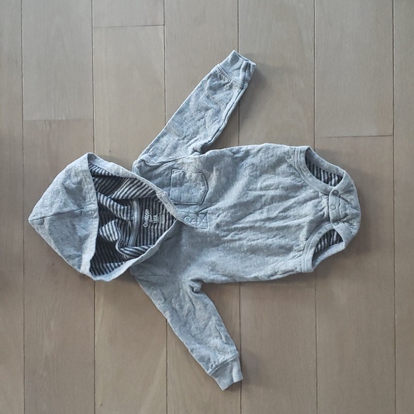 3/$18 - OshKosh hooded shirt 18M - Picture 1 of 2